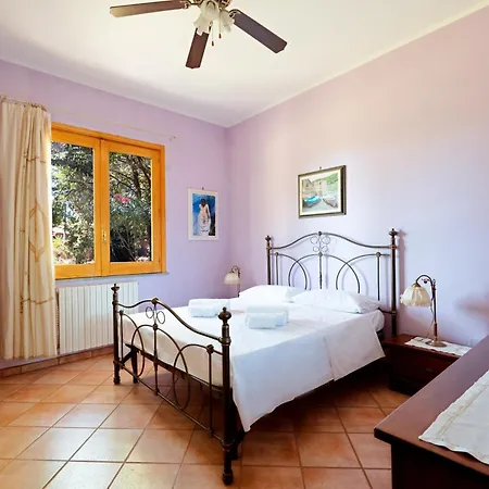 Villarosa, Tra Mare E Montagna Villa