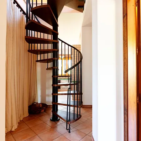 Villa Villarosa, Tra Mare E Montagna *