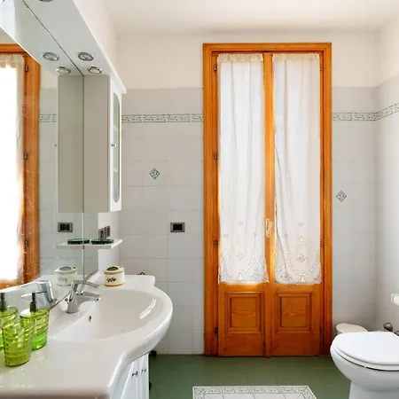 Villa Villarosa, Tra Mare E Montagna *